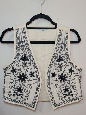 Polagram Embroidered Quilted Vest Cream Black Floral Women's Size S